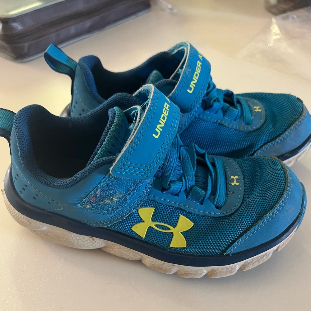size 11 little boy toddler tennis shoes